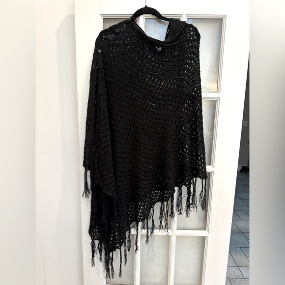 LuLaRoe MiMi Black Knit Shawl Poncho Wrap Fringe Boho Limited Edition One Size - Picture 8 of 8
